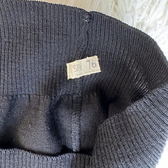 - Givenchy sweater 100% wool unisex Loose - Picture 9 of 9